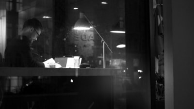 Study shows 'night owls' outperform 'morning larks' in cognitive tests (Unsplash) Study shows 'night owls' outperform 'morning larks' in cognitive tests (Unsplash)