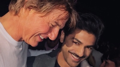 Taha Shah was ecstatic after meeting Tom Cruise. Taha Shah was ecstatic after meeting Tom Cruise.
