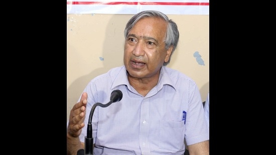 CPI (M) leader Mohamad Yousuf Tarigami has urged the administration to withdraw its order concerning pensioners to be physically present before the treasury officers for verification. (HT File)