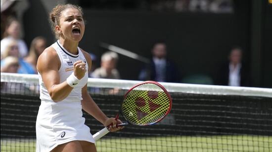 Jasmine Paolini celebrates after beating Donna Vekic in the women’s semi-final of the Wimbledon. (AP)