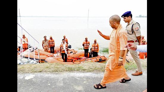 Uttar Pradesh chief minister Yogi Adityanath inspects flood-affected areas in Balrampur on Thursday. (ANI) Uttar Pradesh chief minister Yogi Adityanath inspects flood-affected areas in Balrampur on Thursday. (ANI)