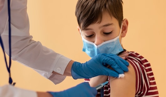 Kids vaccination myths busted: Ensuring your child's health and safety (Image by Freepik)