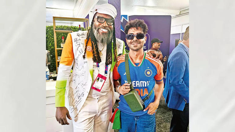 Aparshakti Khurana with Chris Gale at an India-Pak match