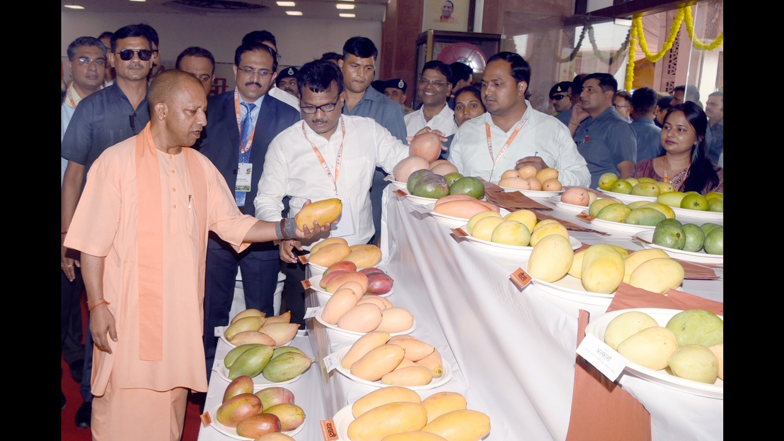 After US, UP mangoes to go Far East; CM flags off containers for Japan