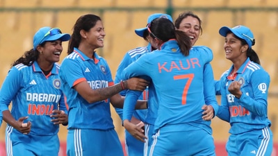 India Women's captain Harmanpreet Kaur and Vice-Captain Smriti Mandhana celebrate (BCCIWomen - X)