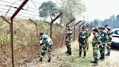 Agartala, Jul 12 (ANI): Border Security Force (BSF) officials inspect the Single Row Fencing (SRF) at the Kathalchari Border Out Post area (India-Bangladesh border) (ANI Photo) (Papan Das) Agartala, Jul 12 (ANI): Border Security Force (BSF) officials inspect the Single Row Fencing (SRF) at the Kathalchari Border Out Post area (India-Bangladesh border) (ANI Photo) (Papan Das)