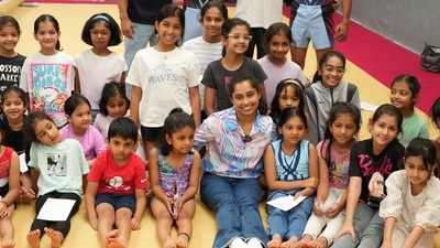 Dipa Karmakar with future gymnasts (JSW)