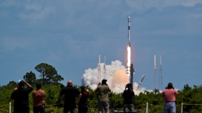 A SpaceX Falcon 9 rocket is launched, carrying 23 Starlink satellites into low Earth orbit in Cape Canaveral, Florida, U.S. May 6, 2024. (Reuters)