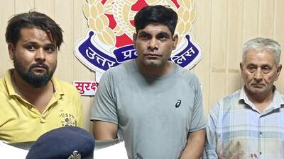 Prime suspect Anuj’s father was also present at the scene of crime and he had bloodstains on his clothes. All three were arrested for murder. (Sakib Ali/HT Photo) Prime suspect Anuj’s father was also present at the scene of crime and he had bloodstains on his clothes. All three were arrested for murder. (Sakib Ali/HT Photo)
