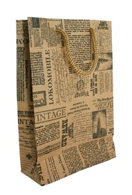 Upcycle paper bags into gift bags (adobe stock) Upcycle paper bags into gift bags (adobe stock)
