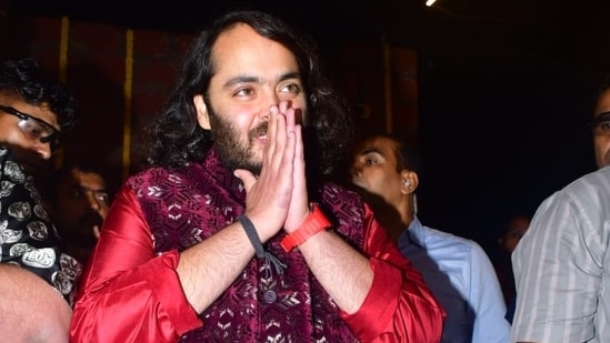 Anant Ambani wears a rare watch for a temple visit ahead of his wedding to Radhika Merchant. (HT Photo/Varinder Chawla)