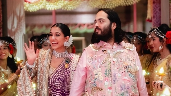 Anant Ambani, Radhika Merchant wedding live updates: Samsung CEO, SRK arrive