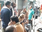 Anurag Kashyap shooting for Nishanchi in Narhi locality of Lucknow on Saturday(Deep Saxena/HT) Anurag Kashyap shooting for Nishanchi in Narhi locality of Lucknow on Saturday(Deep Saxena/HT)