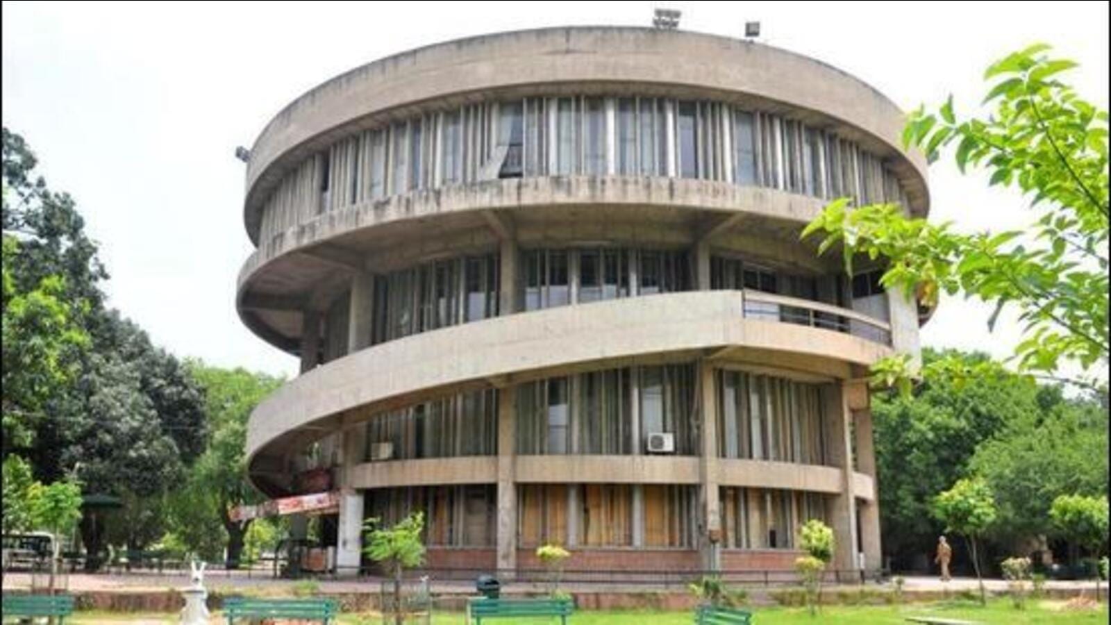 Panjab University students decry hostel mess price hike