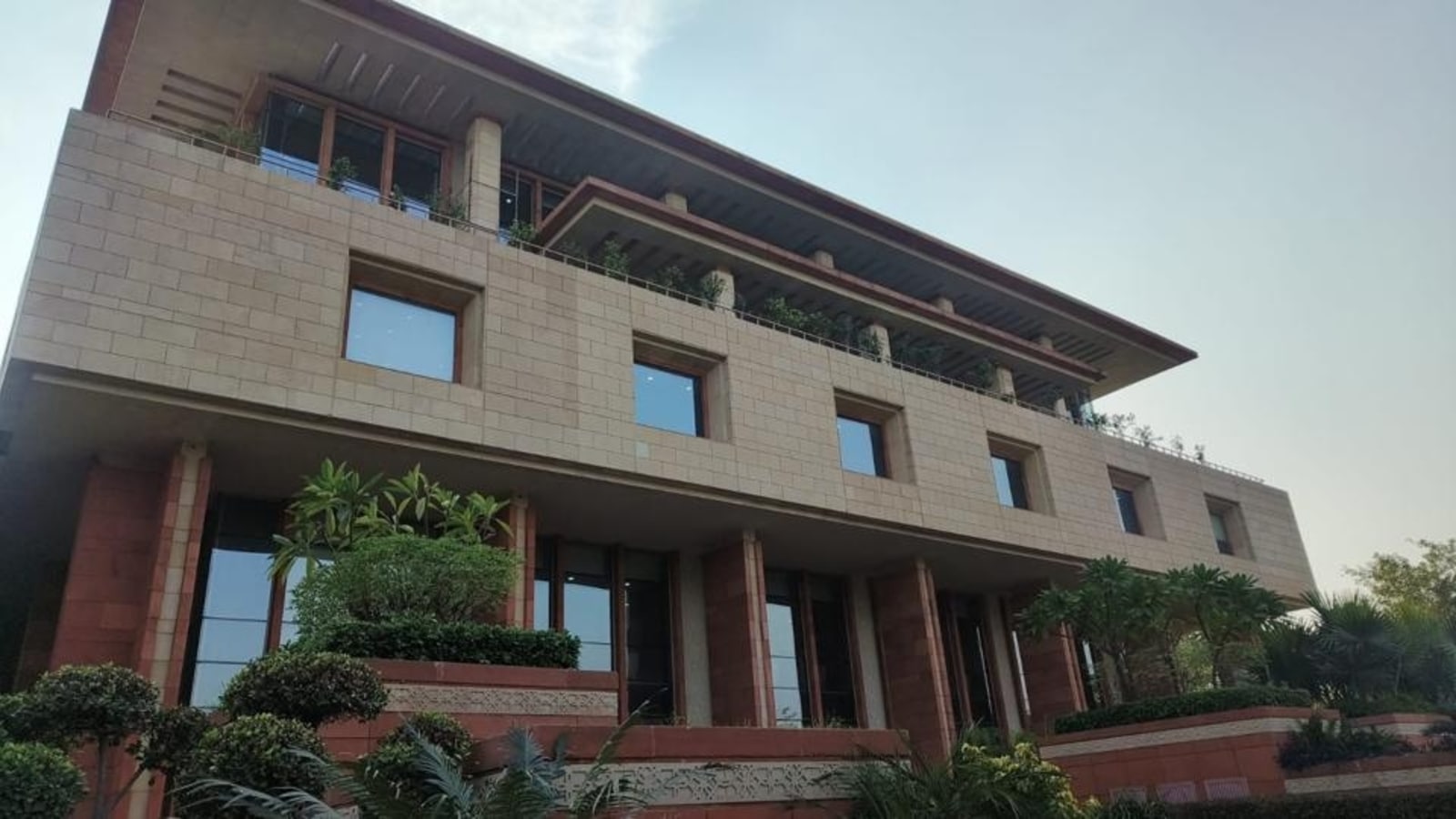 Delhi HC restores names of students removed from private school over fee hike dispute, details here