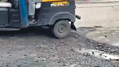 57-year-old Virar teacher falls off scooter due to potholes, dies 57-year-old Virar teacher falls off scooter due to potholes, dies