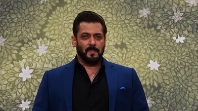 Salman Khan attending ding the blessings ceremony. Salman Khan attending ding the blessings ceremony.