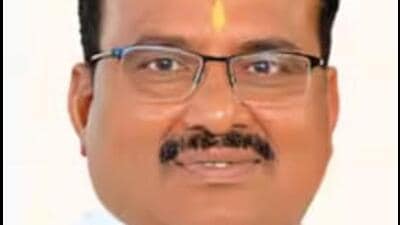 Dilip Khedkar, who retired from Maharashtra Pollution Control Board (MPCB), in 2020, claimed his daughter was a victim of a conspiracy being hatched to target his family by “someone”. (HT PHOTO) Dilip Khedkar, who retired from Maharashtra Pollution Control Board (MPCB), in 2020, claimed his daughter was a victim of a conspiracy being hatched to target his family by “someone”. (HT PHOTO)