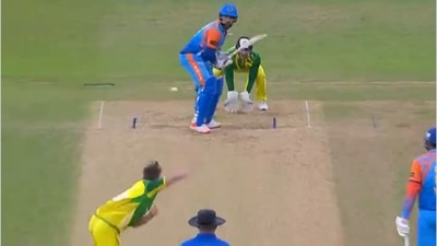 Yuvraj Singh slammed five sixes and four fours against Australia Champions Yuvraj Singh slammed five sixes and four fours against Australia Champions