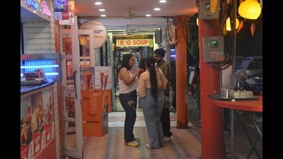 The extended operational hours for shops are completely voluntary, but only available to commercial establishments registered with the Chandigarh labour department, currently numbered at 13,098. (Sant Arora/HT)