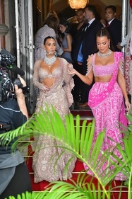 Kim Kardashian and Khloe Kardashian ready for day 2.