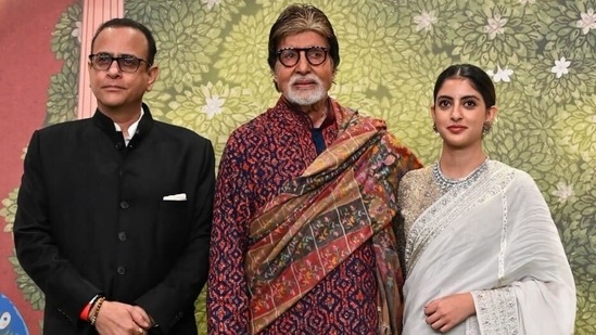 Amitabh Bachchan is came to bless the newlyweds with his son-in-law Nikhil Nanda and granddaughter Navya Naveli Nanda. (HT Photo)