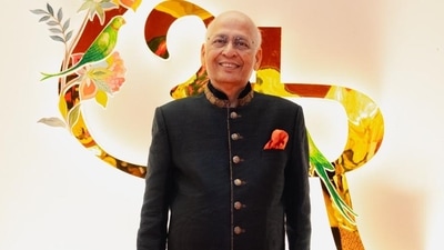 Indian National Congress spokesperson and Supreme Court lawyer Abhishek Manu Singhvi also opted for a black bandhgala with a red pocket square for the wedding. Indian National Congress spokesperson and Supreme Court lawyer Abhishek Manu Singhvi also opted for a black bandhgala with a red pocket square for the wedding. 