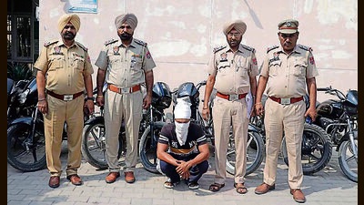 The accused in custody of Ludhiana police on Sunday (HT Photo) The accused in custody of Ludhiana police on Sunday (HT Photo)