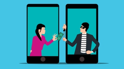 The scammer put the victim on a Skype call for his “digital arrest”. The scammer put the victim on a Skype call for his “digital arrest”.