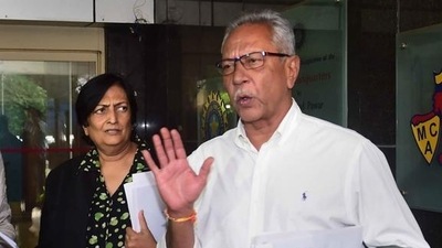 Former India cricketer Anshuman Gaekwad (right) (PTI) Former India cricketer Anshuman Gaekwad (right) (PTI)