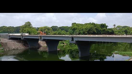 However, due to delays in obtaining the required land from the National Agricultural Research Centre in Rahuri, the completion date has been extended to August 31, 2024. (HT PHOTO) However, due to delays in obtaining the required land from the National Agricultural Research Centre in Rahuri, the completion date has been extended to August 31, 2024. (HT PHOTO)