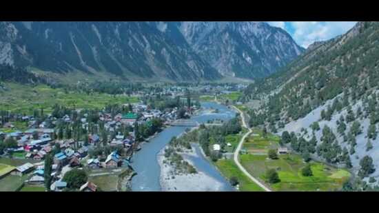 Owing to littering around pristine water bodies and green landscape, the Jammu and Kashmir Government imposed a ban on installation of temporary tents by tourists and visitors for night stay in Gurez, one of the major emerging tourist destinations in North Kashmir on Line of Control(LoC). (HT File)