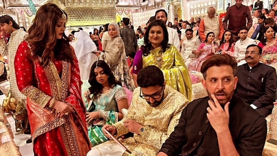 Aishwarya Rai, Abhishek Bachchan, and Hrithik Roshan sat together and chatted with each other at the Ambani wedding 