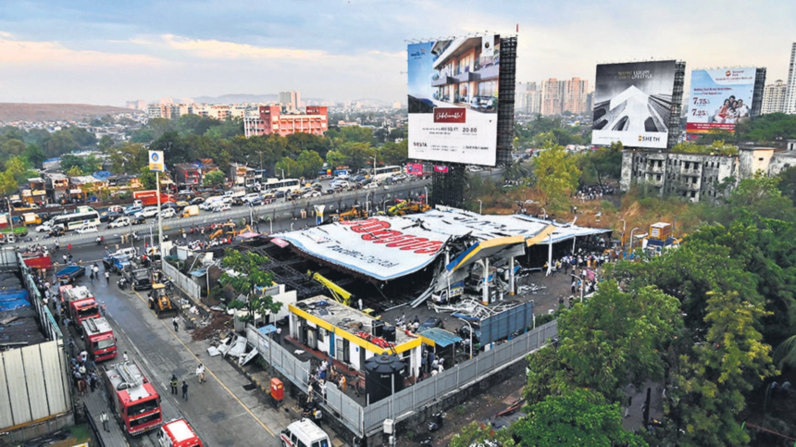 Ghatkopar hoarding collapse: Was unaware of complaints about illegalities, says GRP commissioner