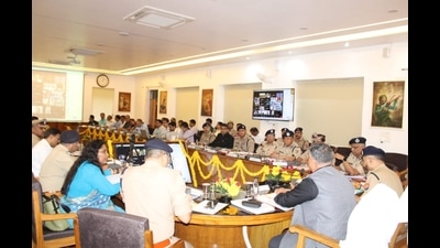 Chief Secretary Manoj Kumar Singh and DGP Prashant Kumar’s Kanwar Yatra review meeting held in Meerut on July 6 (File photo)