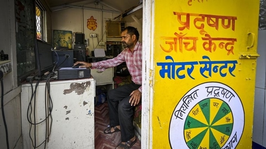 Delhi has around 966 PUC centres across 10 zones. (HT Archive) Delhi has around 966 PUC centres across 10 zones. (HT Archive)