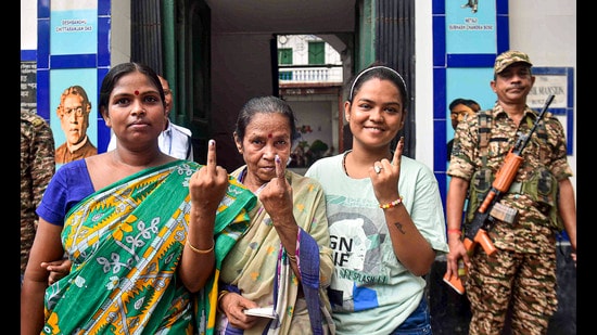 Kolkata: Voters show their ink-marked finger after casting vote during Maniktala assembly bypoll, in Kolkata, Wednesday, July 10, 2024. (PTI Photo)(PTI07_10_2024_000262B) (PTI)