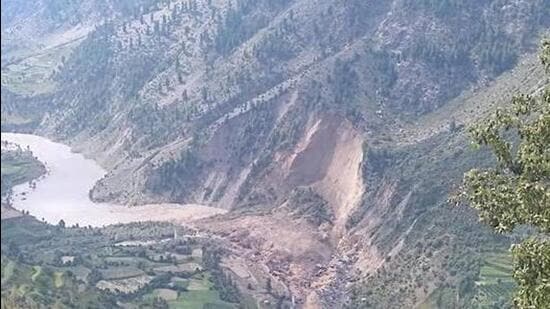 The people were stranded for four hours overnight near Kunzum Pass in Lahaul and Spiti. (File)