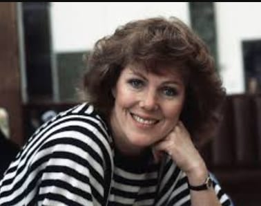 Lynn Redgrave died from cancer at her home in Kent, Connecticut on 2 May 2010, aged 67.