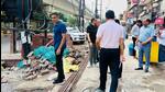 Noida authority chief executive officer Lokesh M (in blue T-shirt) during a cleanliness inspection in Sector 16 on Monday. (HT Photo) Noida authority chief executive officer Lokesh M (in blue T-shirt) during a cleanliness inspection in Sector 16 on Monday. (HT Photo)