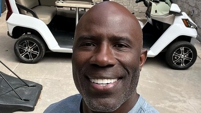 Ex-Broncos running back Terrell Davis shares 'traumatizing' experience on United fligh (Instagram/Terrell Davis) Ex-Broncos running back Terrell Davis shares 'traumatizing' experience on United fligh (Instagram/Terrell Davis)