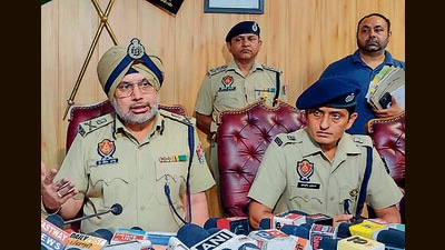 ADGP Amardeep Singh Rai (left) addressing mediapersons in Ludhiana on Tuesday. (Gurpreet Singh/HT) ADGP Amardeep Singh Rai (left) addressing mediapersons in Ludhiana on Tuesday. (Gurpreet Singh/HT)