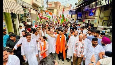 Congress MP Deepender Hooda on the second day of the “Haryana Maange Hisaab” campaign in Ambala City on Tuesday. (HT Photo) Congress MP Deepender Hooda on the second day of the “Haryana Maange Hisaab” campaign in Ambala City on Tuesday. (HT Photo)