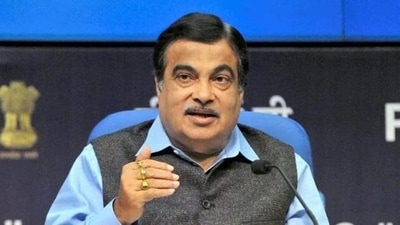 Public works and power minister Harbhajan Singh ETO attended a review meeting, of the national highway projects in Punjab, chaired by union road transport and highways minister Nitin Gadkari on Monday. (HT File)