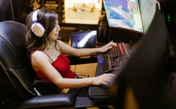 Invest in top-notch gaming headphones for unparalleled sound and ultimate gaming immersion. (Pexels) Invest in top-notch gaming headphones for unparalleled sound and ultimate gaming immersion. (Pexels)