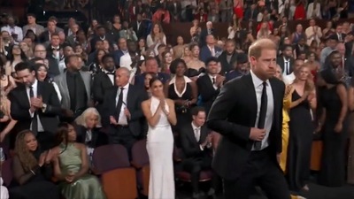 Venus Williams' reaction to Prince Harry is viral. Venus Williams' reaction to Prince Harry is viral.