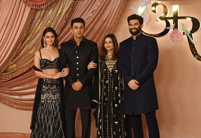 Faraz's signature style is black on black, with hints of gold Faraz's signature style is black on black, with hints of gold