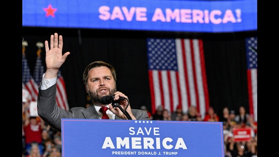 FILE PHOTO: US Senate Republican candidate JD Vance speaks to attendees the stage at a rally held by former U.S. president Donald Trump in Youngstown, Ohio, U.S., September 17, 2022. REUTERS/Gaelen Morse//File Photo (REUTERS)