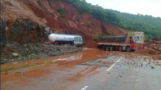 The landslide occurred on the National Highway-66 near Shirur village in Ankola taluk of Uttara Kannada on Tuesday morning. (HT)