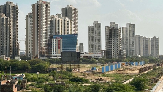 The Maharashtra Housing and Area Development Authority’s (MHADA) auction of five plots in Mumbai has fetched over <span class='webrupee'>?</span>192 crore. (Representational photo)(Parveen Kumar/Hindustan Times)